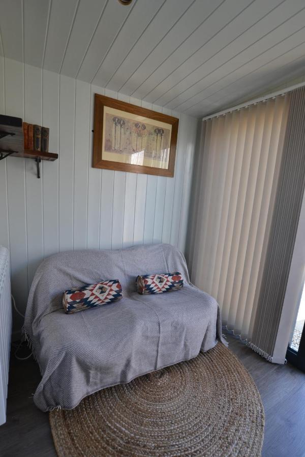 Campsite Twin Barn Shepherd's Huts *
