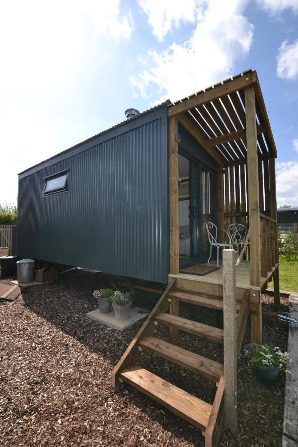 Campsite Twin Barn Shepherd's Huts Norwich