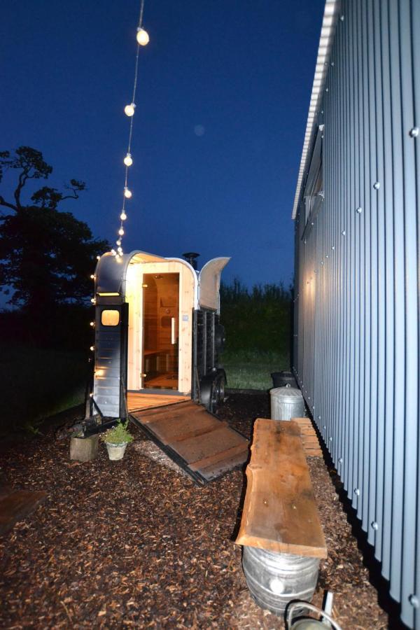 Twin Barn Shepherd's Huts Campsite Norwich