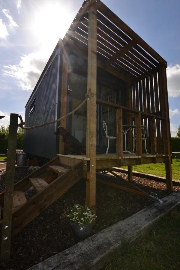 Twin Barn Shepherd's Huts *