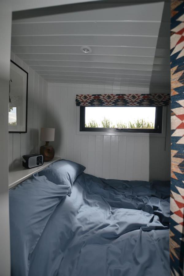 Twin Barn Shepherd's Huts * Norwich