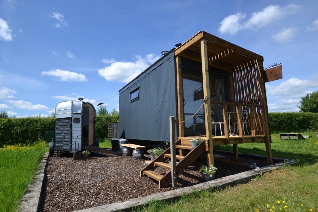 Twin Barn Shepherd's Huts *