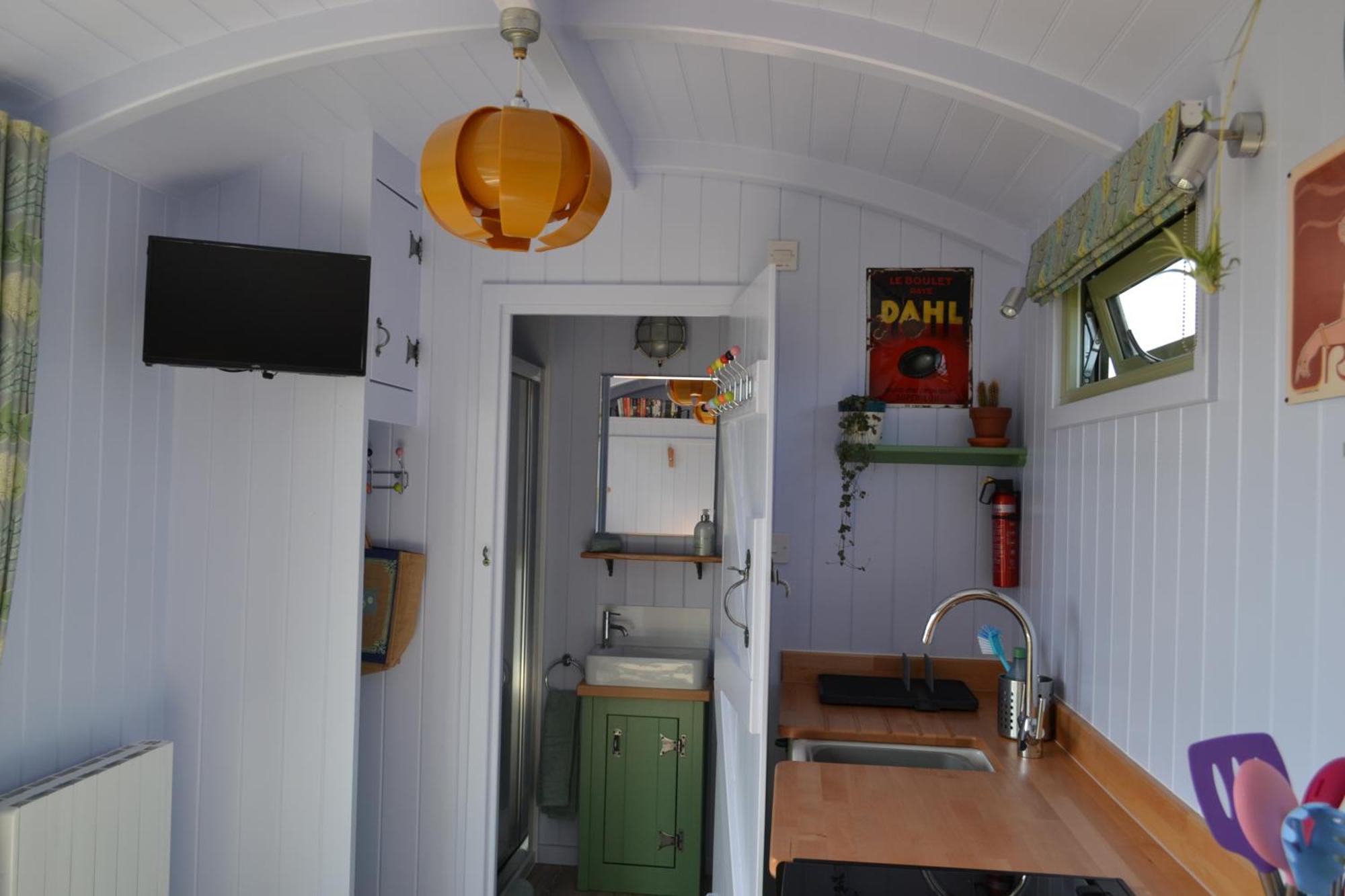 Campsite Twin Barn Shepherd's Huts Norwich